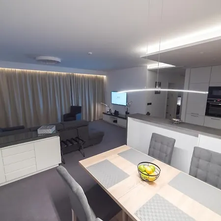 Hotel apartamentowy Vivi & 4*