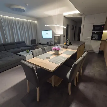 Hotel apartamentowy Vivi & 4*