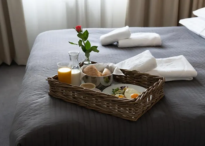 Aparthotel Vivi & 4*