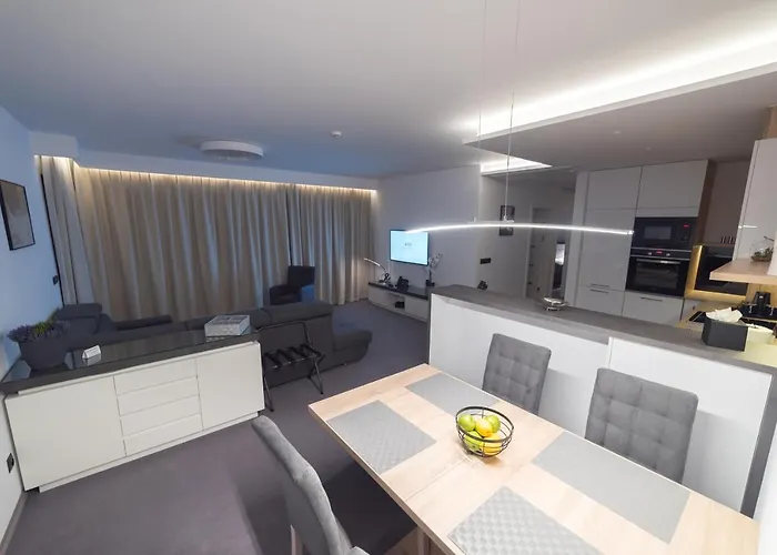 Aparthotel Vivi & 4*