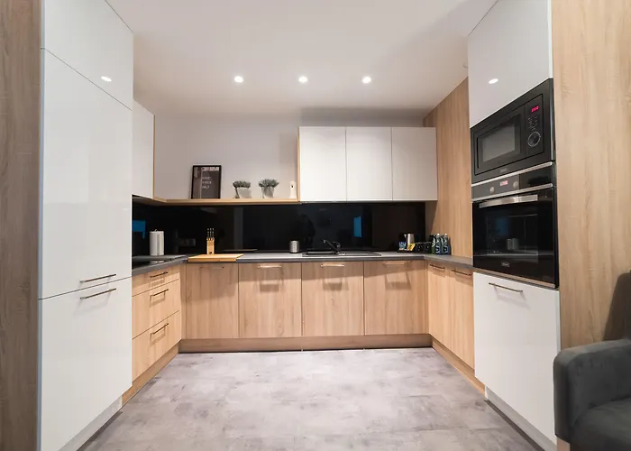 Vivi & מלון דירות 4*