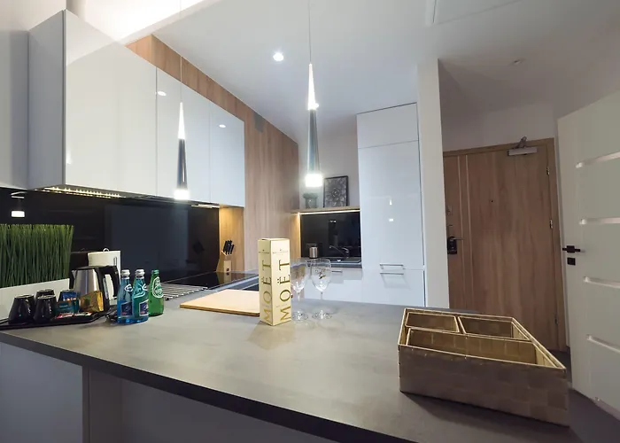 Vivi & מלון דירות 4*